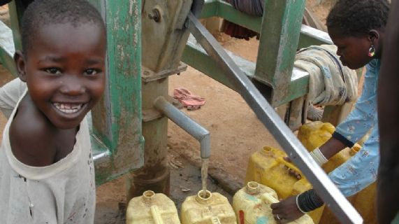 Fornitura di acqua potabile alle scuole primarie dei distretti di kotido, kaabong, abim, nakapiripirit e promozione igienico-sanitaria in 15 scuole